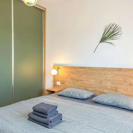 Coral Breeze Haven H25 Apartment
