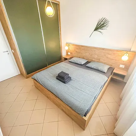 Coral Breeze Haven H25 Apartment Golem (Tirana)