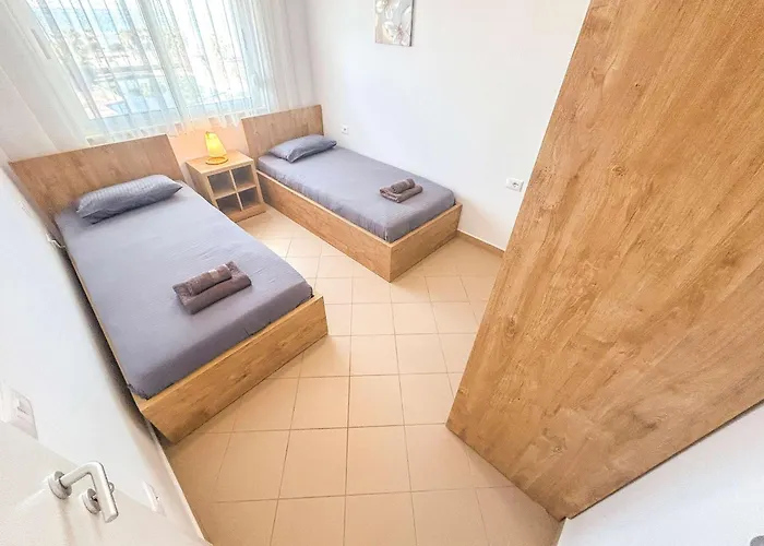 Coral Breeze Haven H25 * Golem (Tirana)