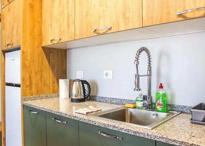 Coral Breeze Haven H25 Golem (Tirana)